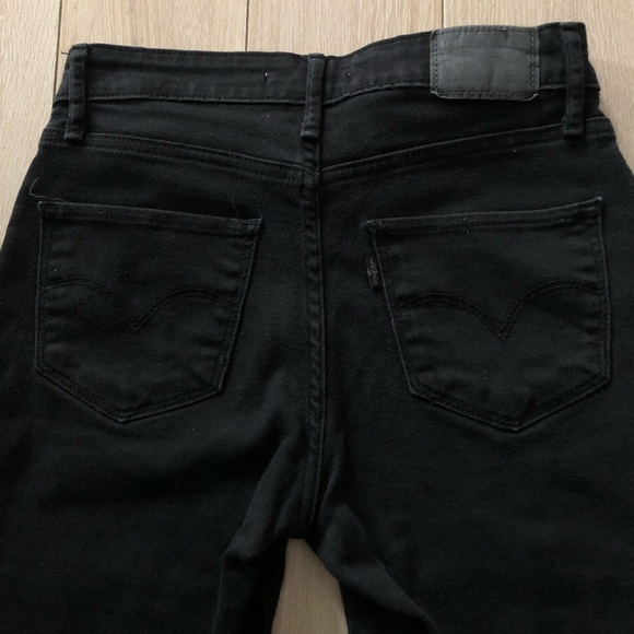 Levi’s 721 High Rise Skinny Zipper Pocket Jeans in Black Size 25 - Picture 9 of 15